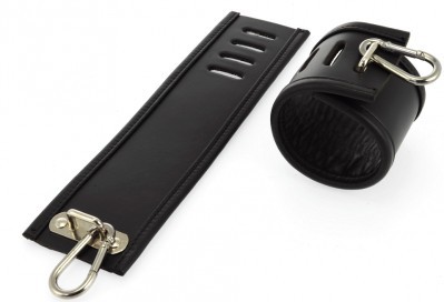 Menottes Cuir Chevilles Crochets Luxe