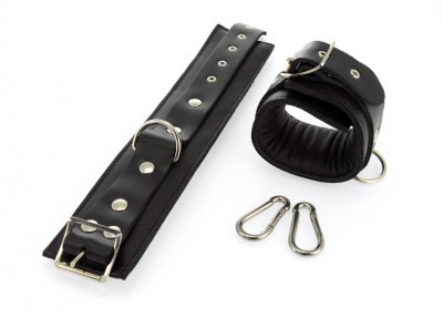 Menottes Lourdes en Cuir