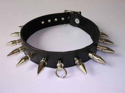 Collier Cuir et Pics M�tal