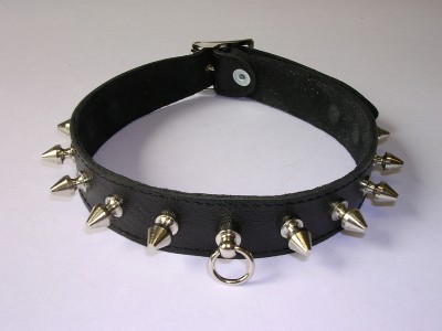 Collier Cuir Avec Rivets