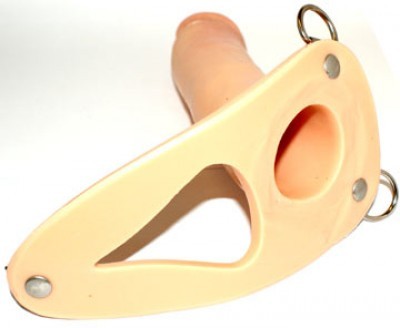 Gode Ceinture Creux Sans Testicules 22 cm �4,5